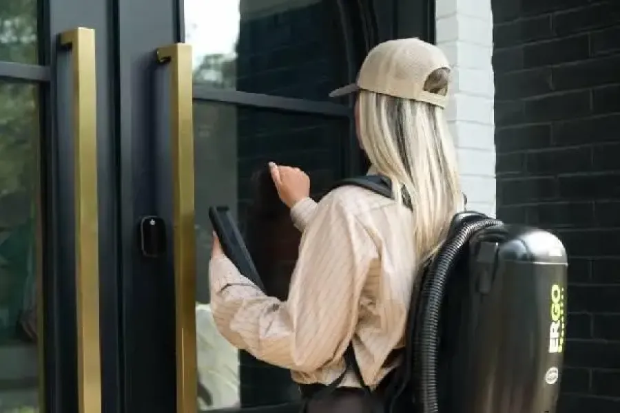 knocking-on-door-tech